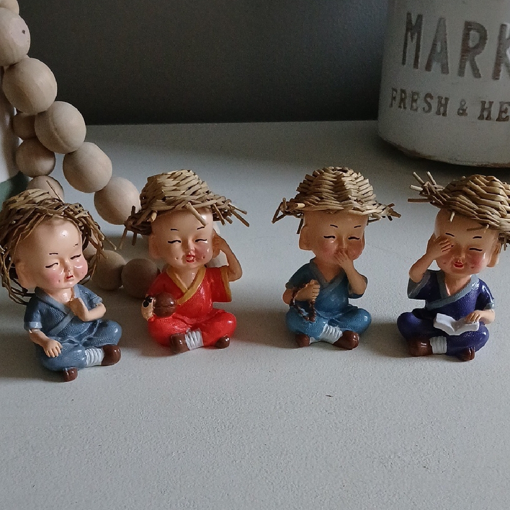 Buda Set of Four Monk Figurines with Straw Hats